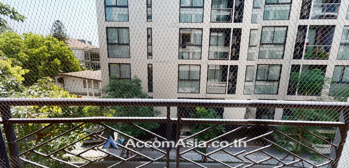 Pet friendly |  2 Bedrooms  Condominium For Sale in Sukhumvit, Bangkok  near BTS Phrom Phong (28325)