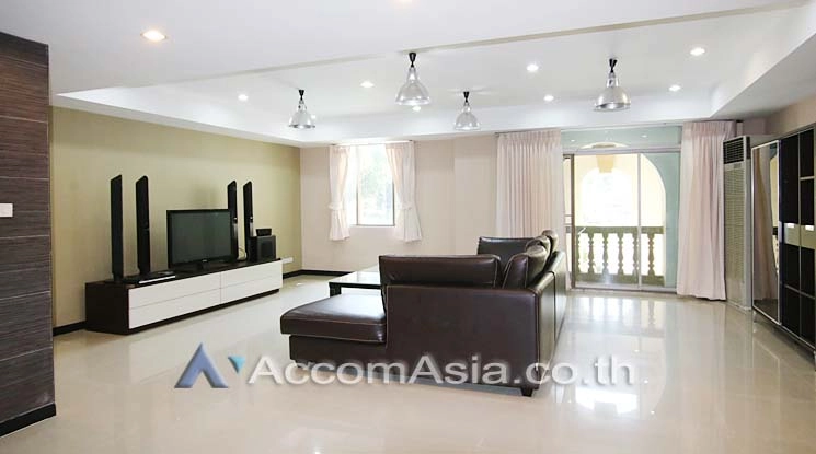  3 Bedrooms  Condominium For Rent in Sukhumvit, Bangkok  near BTS Phrom Phong (28361)