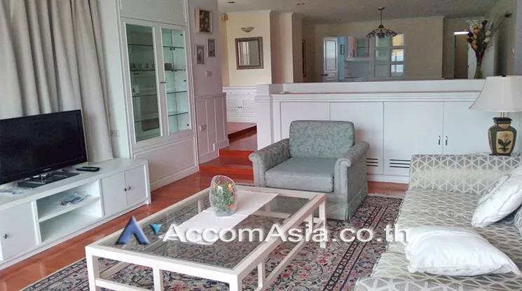  3 Bedrooms  Condominium For Rent in Sukhumvit, Bangkok  near BTS Nana (2031701)