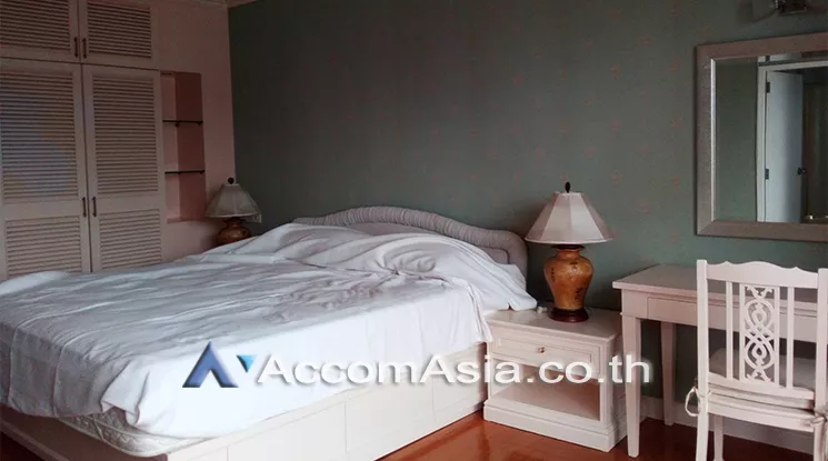  3 Bedrooms  Condominium For Rent in Sukhumvit, Bangkok  near BTS Nana (2031701)