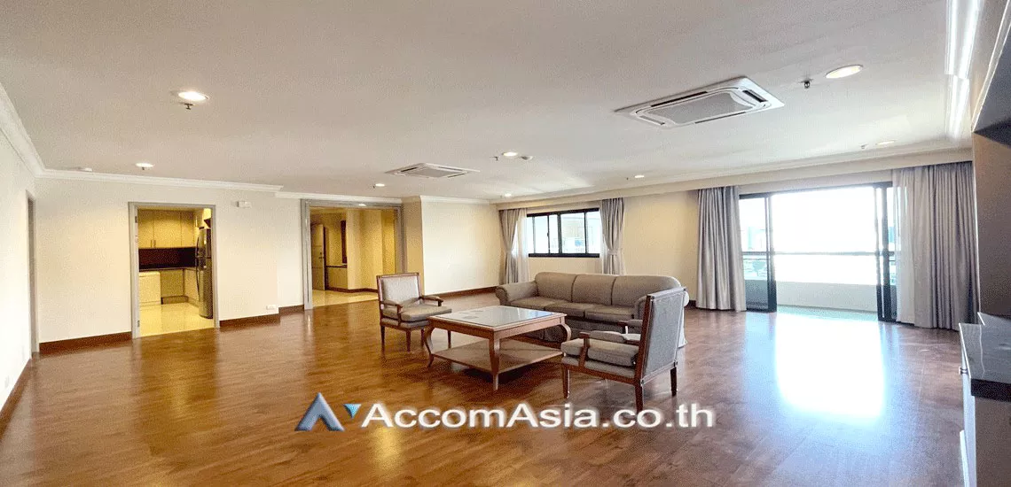 Pet friendly |  3 Bedrooms  Apartment For Rent in Sukhumvit, Bangkok  near BTS Asok - MRT Sukhumvit (18695)