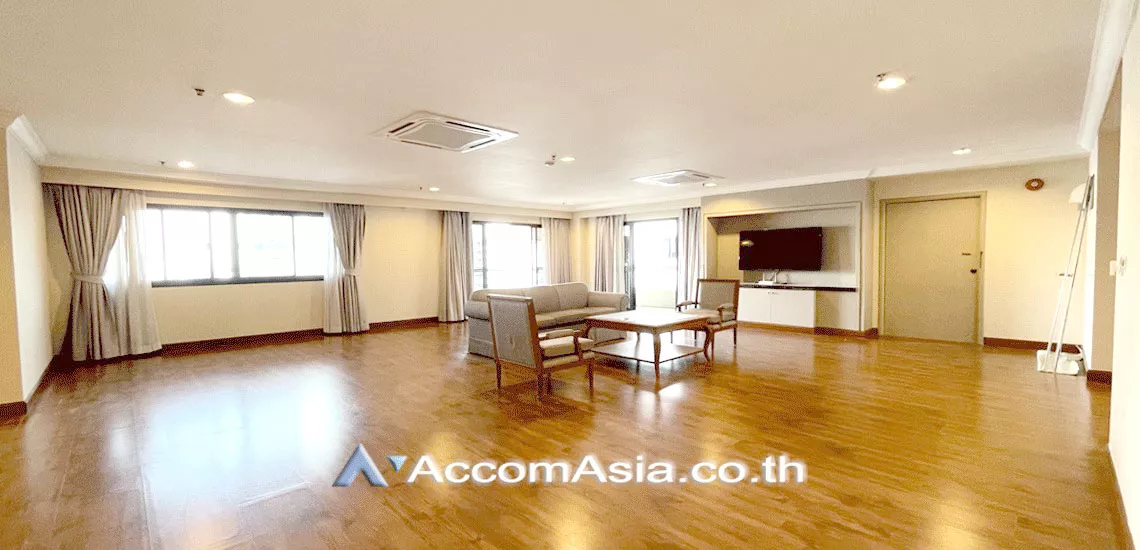 Pet friendly |  3 Bedrooms  Apartment For Rent in Sukhumvit, Bangkok  near BTS Asok - MRT Sukhumvit (18695)