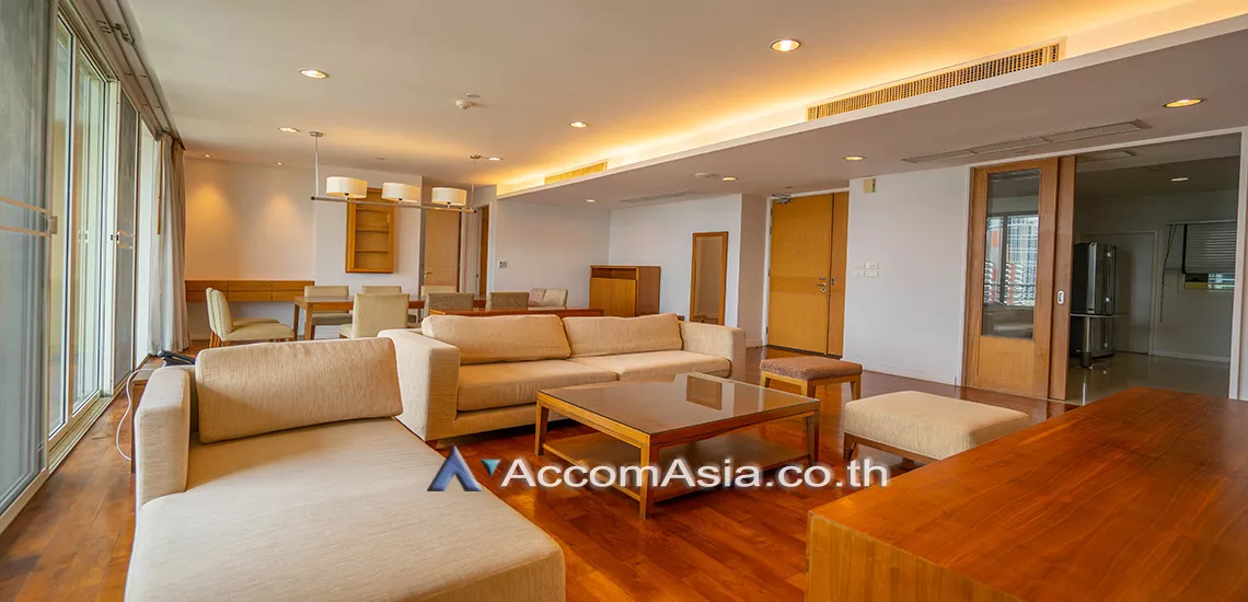 Big Balcony |  3 Bedrooms  Apartment For Rent in Sukhumvit, Bangkok  near BTS Phrom Phong (18794)