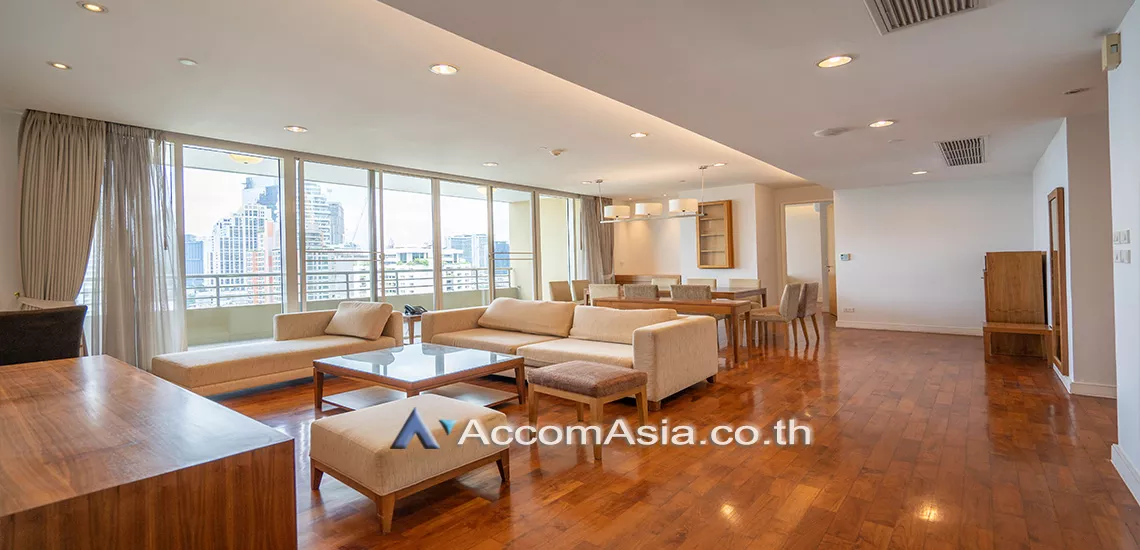 Big Balcony |  3 Bedrooms  Apartment For Rent in Sukhumvit, Bangkok  near BTS Phrom Phong (18794)