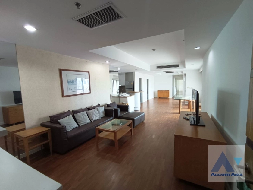  3 Bedrooms  Condominium For Rent & Sale in Sathorn, Bangkok  near BRT Thanon Chan (28803)