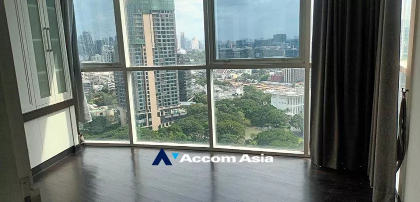  1 Bedroom  Condominium For Sale in Ploenchit, Bangkok  near BTS Chitlom (28933)