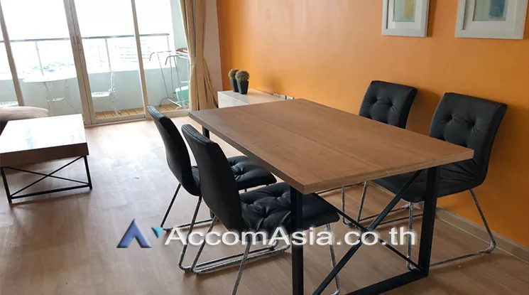  2 Bedrooms  Condominium For Rent in Ploenchit, Bangkok  near BTS Chitlom (29047)