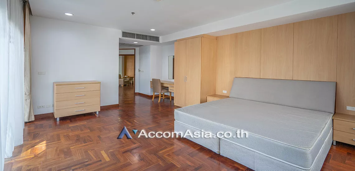  2 Bedrooms  Apartment For Rent in Sukhumvit, Bangkok  near BTS Phrom Phong (19222)