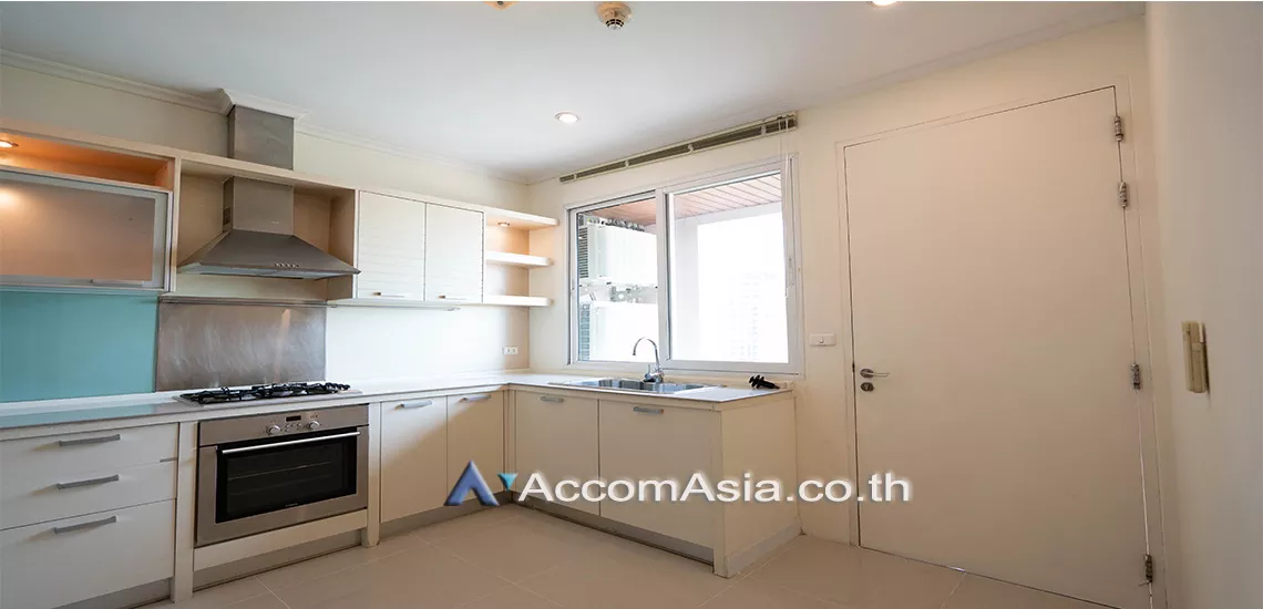 Pet friendly |  3 Bedrooms  Apartment For Rent in Sukhumvit, Bangkok  near BTS Phrom Phong (19238)