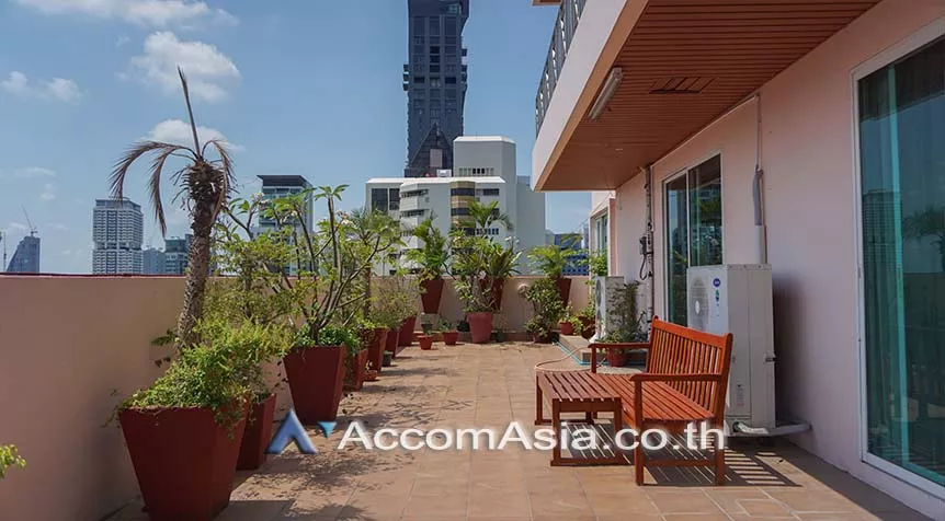 Huge Terrace, Big Balcony |  3 Bedrooms  Apartment For Rent in Sukhumvit, Bangkok  near BTS Phrom Phong (19241)