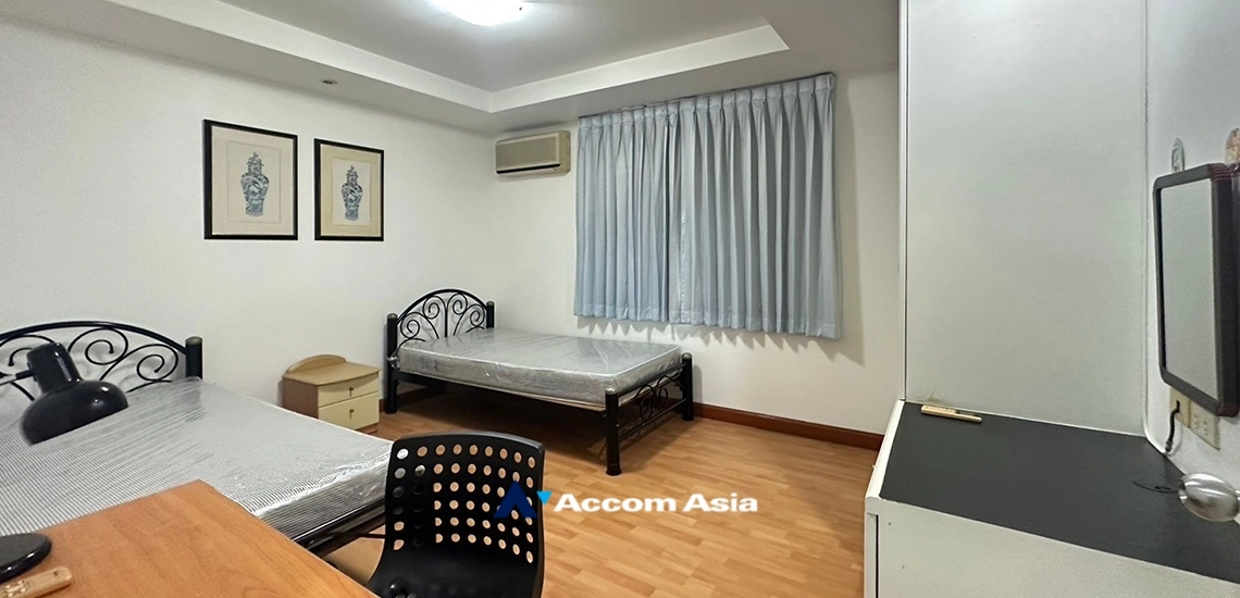  3 Bedrooms  Condominium For Rent & Sale in Sukhumvit, Bangkok  near BTS Phrom Phong (29301)