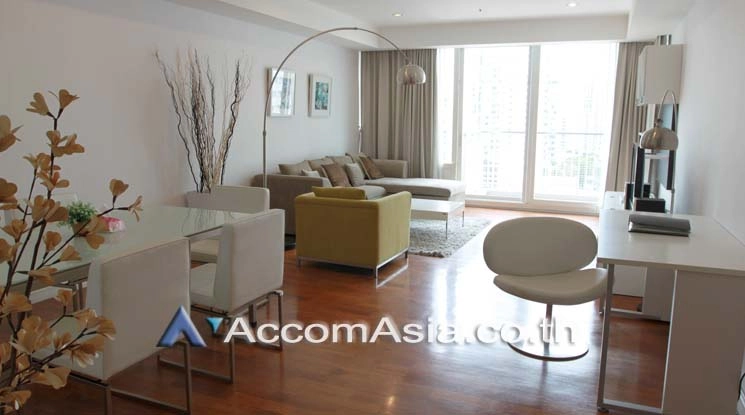  3 Bedrooms  Condominium For Rent in Sukhumvit, Bangkok  near BTS Phrom Phong (29461)