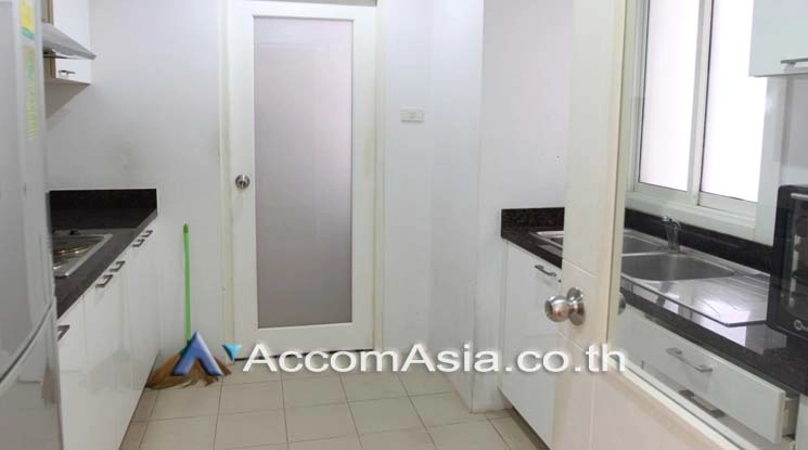  3 Bedrooms  Condominium For Rent in Sukhumvit, Bangkok  near BTS Phrom Phong (29461)