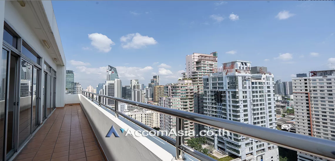 Pet friendly |  3 Bedrooms  Apartment For Rent in Sukhumvit, Bangkok  near BTS Phrom Phong (19464)