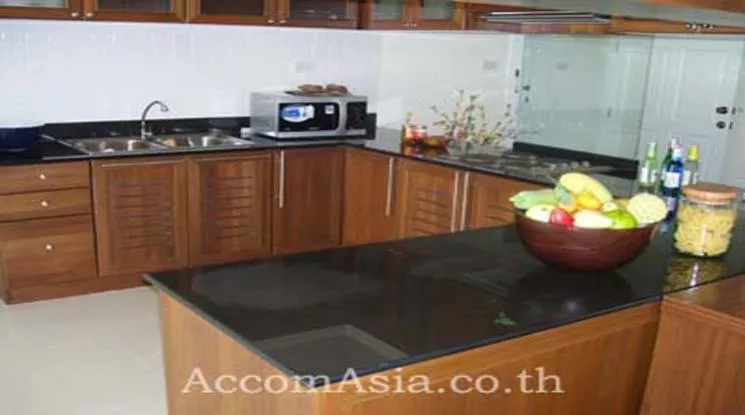  2 Bedrooms  Apartment For Rent in Sukhumvit, Bangkok  near BTS Asok - MRT Sukhumvit (29589)