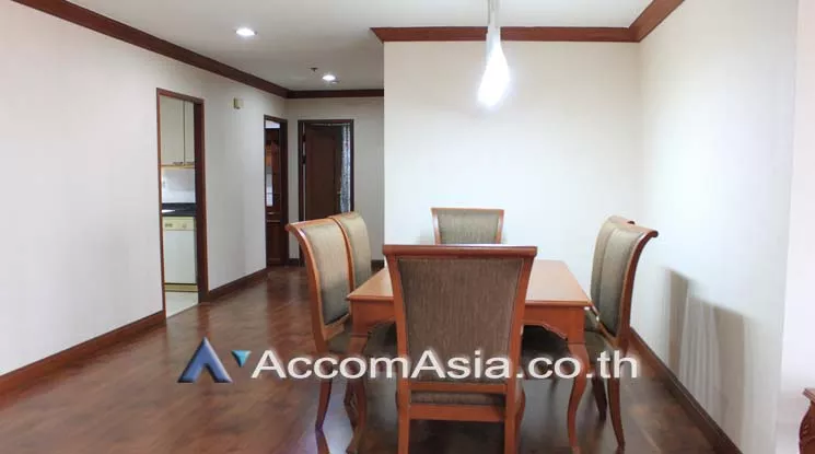  3 Bedrooms  Apartment For Rent in Sukhumvit, Bangkok  near BTS Asok - MRT Sukhumvit (19709)