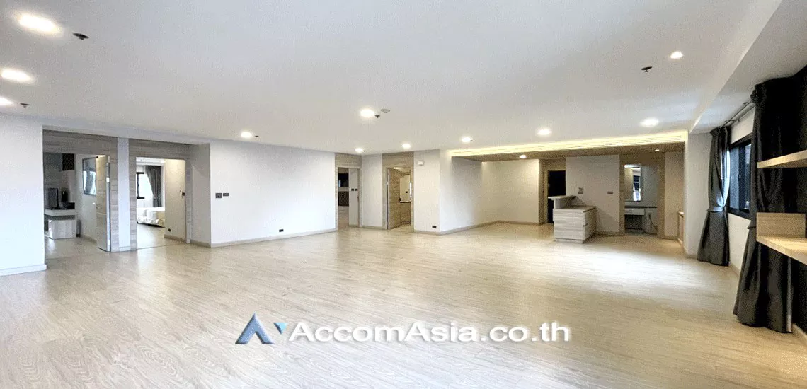 Pet friendly |  3 Bedrooms  Apartment For Rent in Sukhumvit, Bangkok  near BTS Asok - MRT Sukhumvit (19710)