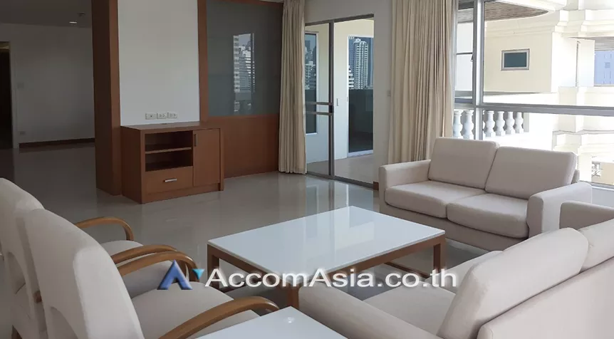  3 Bedrooms  Apartment For Rent in Sukhumvit, Bangkok  near BTS Phrom Phong (19887)