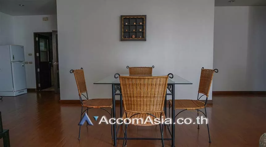 Pet friendly |  3 Bedrooms  Condominium For Rent & Sale in Ploenchit, Bangkok  near BTS Chitlom (29911)