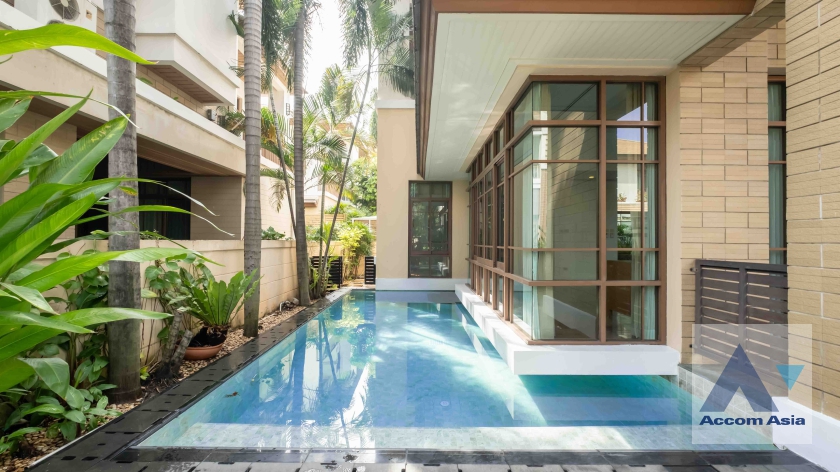 Private Swimming Pool |  4 Bedrooms  House For Rent in Sukhumvit, Bangkok  near BTS Phra khanong (59987)